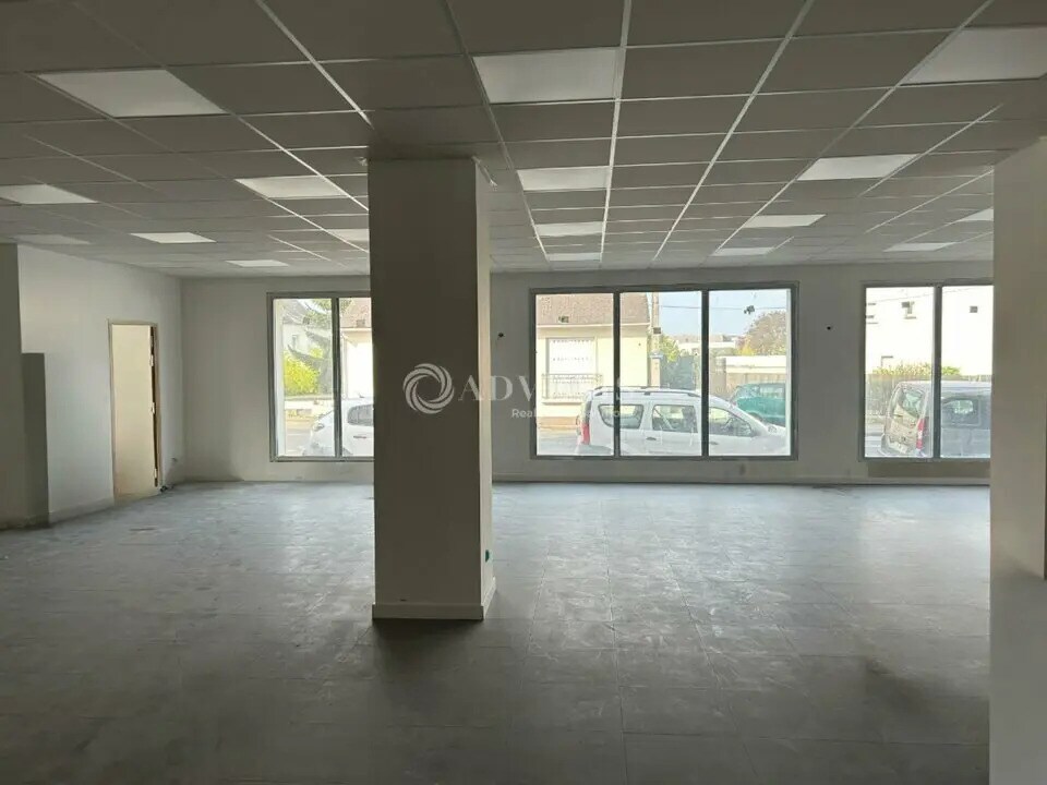 Bureau dans Saint-Pierre-des-Corps à louer Photo de l’immeuble– Image 1 sur 7