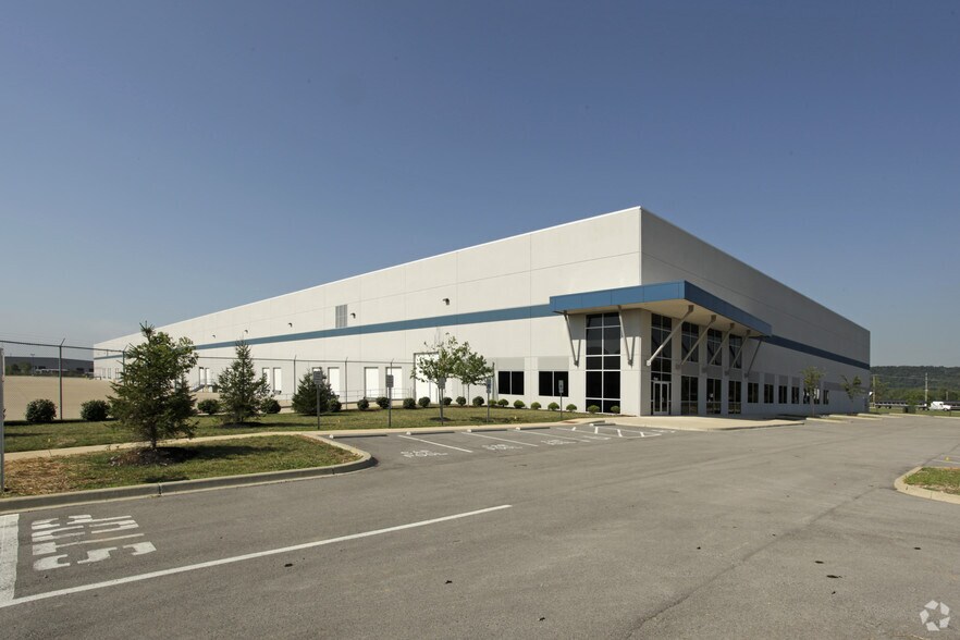7240 Global Dr, Louisville, KY à louer - Photo de l’immeuble – Image 2 sur 6