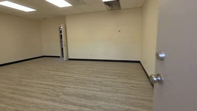 13437-13447 Ventura Blvd, Sherman Oaks, CA à louer - Vidéo sur l’annonce professionnelle 