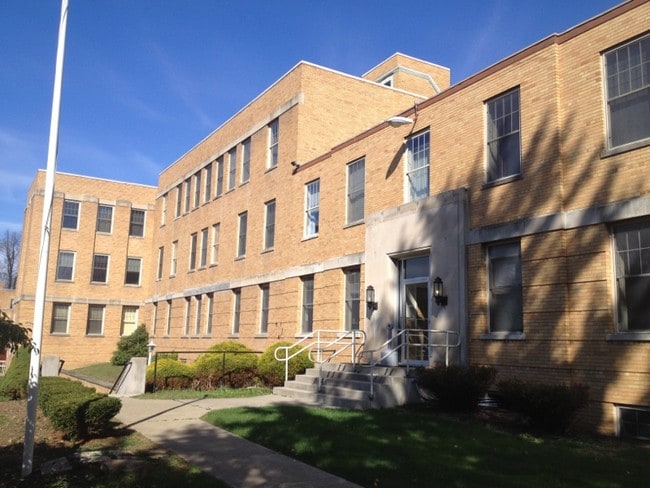 Plus de détails pour 520 Ruah St, Blossburg, PA - Bureau à vendre