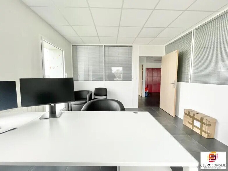 Bureau dans Boos à vendre - Photo intérieure – Image 2 sur 17