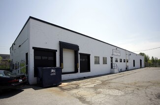 Plus de détails pour 11 Wiltshire Ave, Toronto, ON - Industriel/Logistique à louer