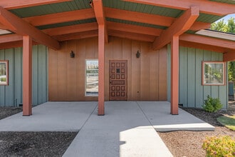 404 S 4th St, Klamath Falls, OR à louer Photo de l’immeuble– Image 1 sur 25