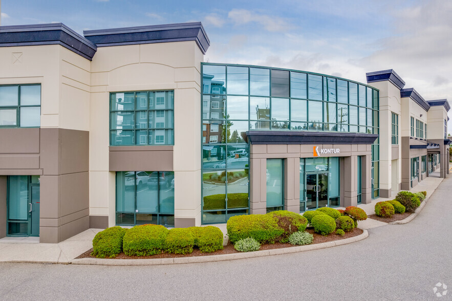 2071 Kingsway Ave, Port Coquitlam, BC à louer - Photo de l’immeuble – Image 3 sur 22