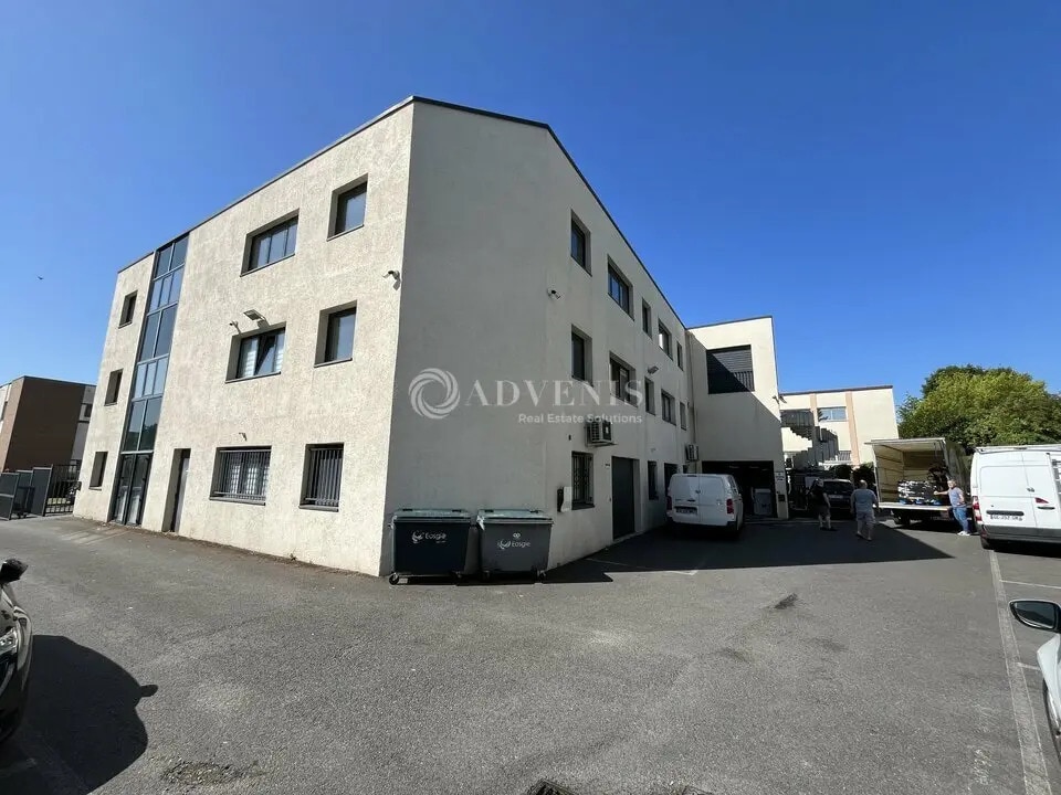 Local d'activités dans Neuilly-Plaisance à vendre Photo de l’immeuble– Image 1 sur 13
