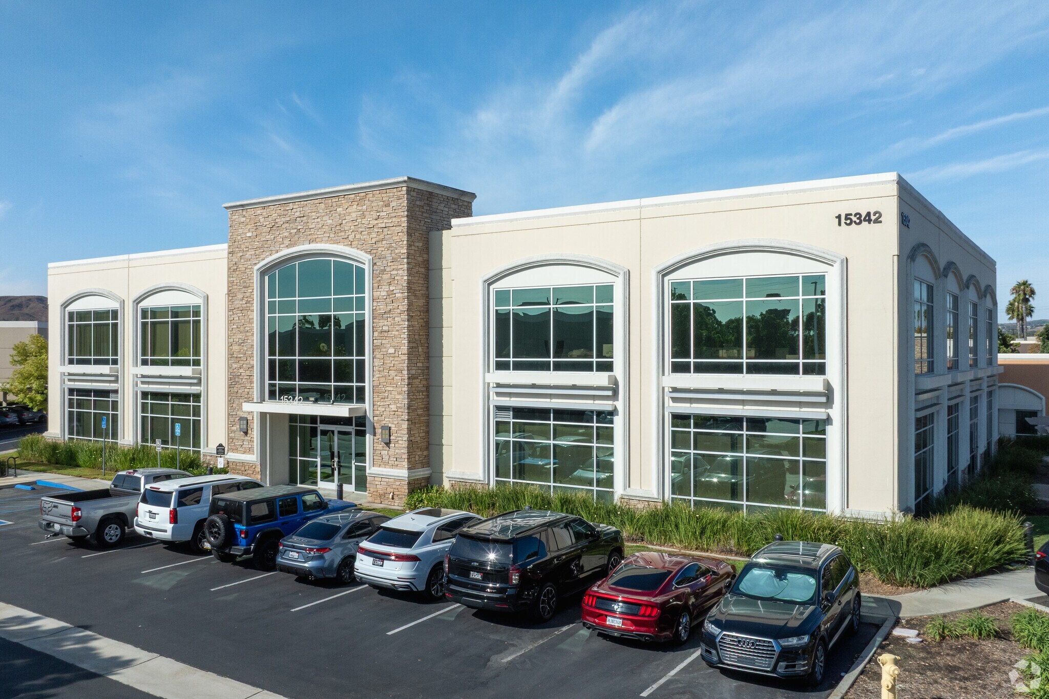 15342 El Prado Rd, Chino, CA à louer Photo principale– Image 1 sur 13