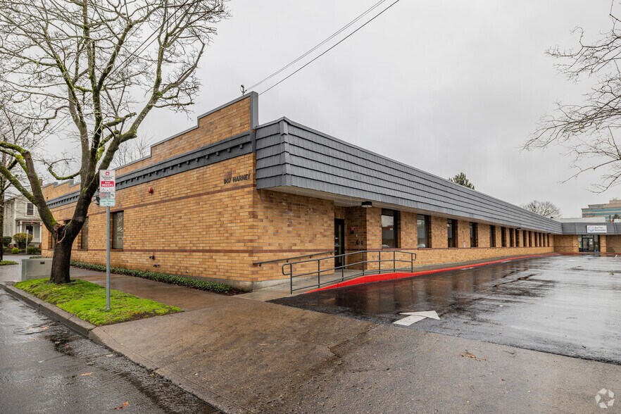 907 Harney St, Vancouver, WA à louer - Photo de l’immeuble – Image 3 sur 4