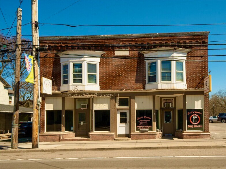 9 S Main St, Manchester, NY à louer - Photo principale – Image 1 sur 29