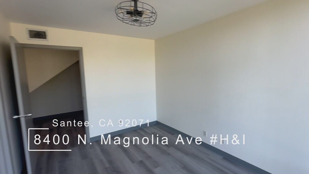 8400 N Magnolia Ave, Santee, CA à louer - Vidéo sur l’annonce professionnelle – Image 2 sur 4