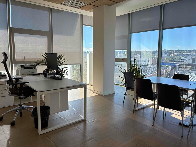 Bureau dans Alcobendas, Madrid à vendre - Photo de l’immeuble – Image 2 sur 18