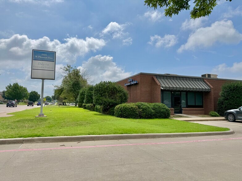 2424 W Pleasant Run Rd, Lancaster, TX à louer - Photo de l’immeuble – Image 2 sur 7