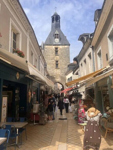 Local commercial dans Amboise à louer - Photo de l’immeuble – Image 3 sur 4
