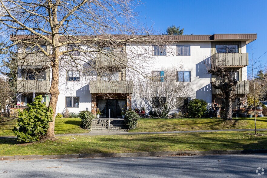 520 Nanaimo St N, Vancouver, BC à vendre - Photo de l’immeuble – Image 2 sur 2