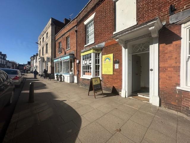 22 High St, Petersfield à louer Photo de l’immeuble– Image 1 sur 6