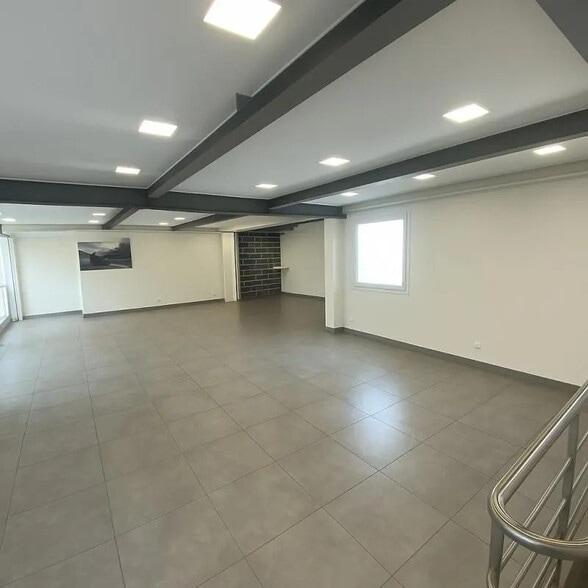 Local commercial dans Asnières-sur-Seine à vendre - Photo de l’immeuble – Image 3 sur 4