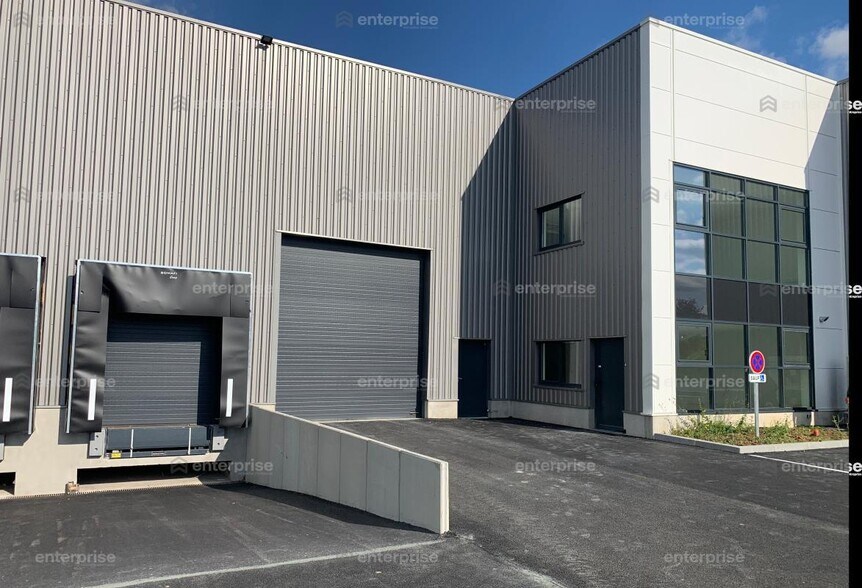 Industriel/Logistique dans Bondues à louer - Photo de l’immeuble – Image 2 sur 7
