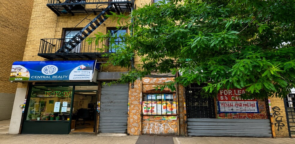 1380-1384 White Plains Rd, Bronx, NY à vendre - Photo de l’immeuble – Image 2 sur 7