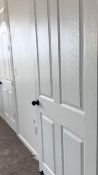 703 E Oates Rd, Garland, TX à louer - Vidéo sur l’annonce professionnelle – Image 3 sur 96
