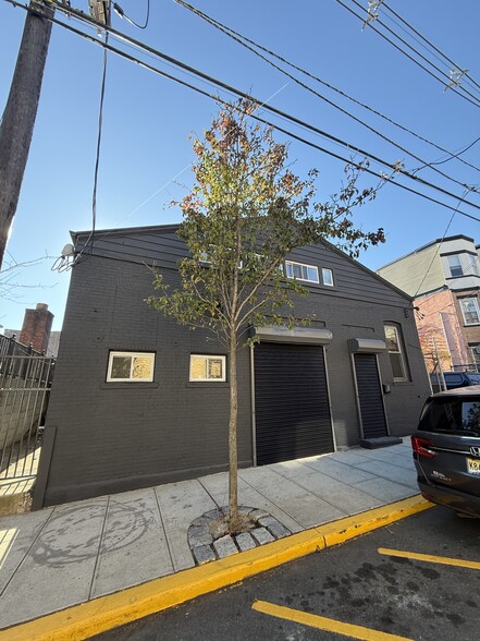 109-111 35th St, Union City, NJ à louer - Photo de l’immeuble – Image 2 sur 18