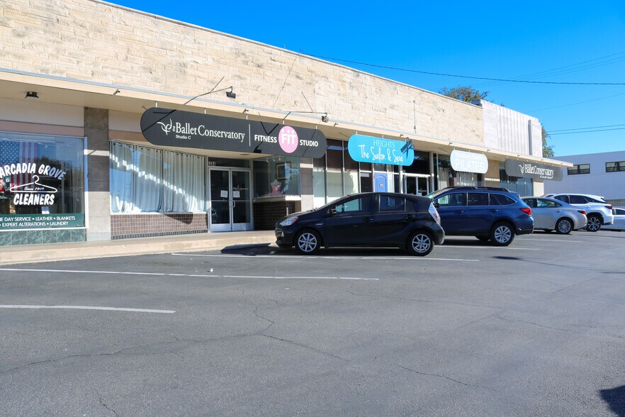5200-5230 Broadway St, San Antonio, TX à louer - Photo de l’immeuble – Image 2 sur 8