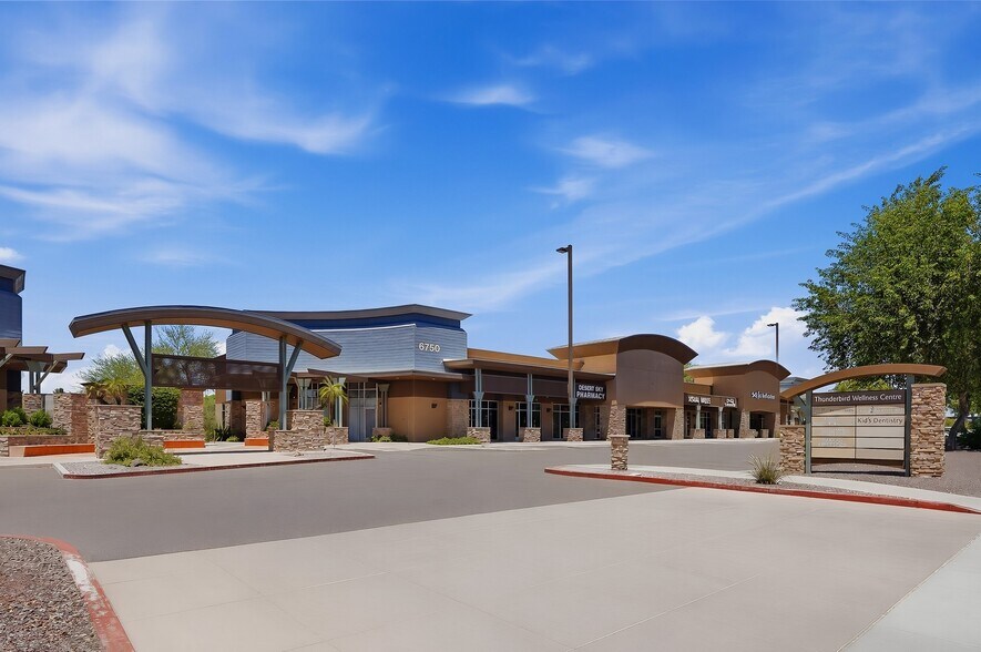 6750 W Thunderbird Rd, Peoria, AZ à louer - Photo de l’immeuble – Image 3 sur 9