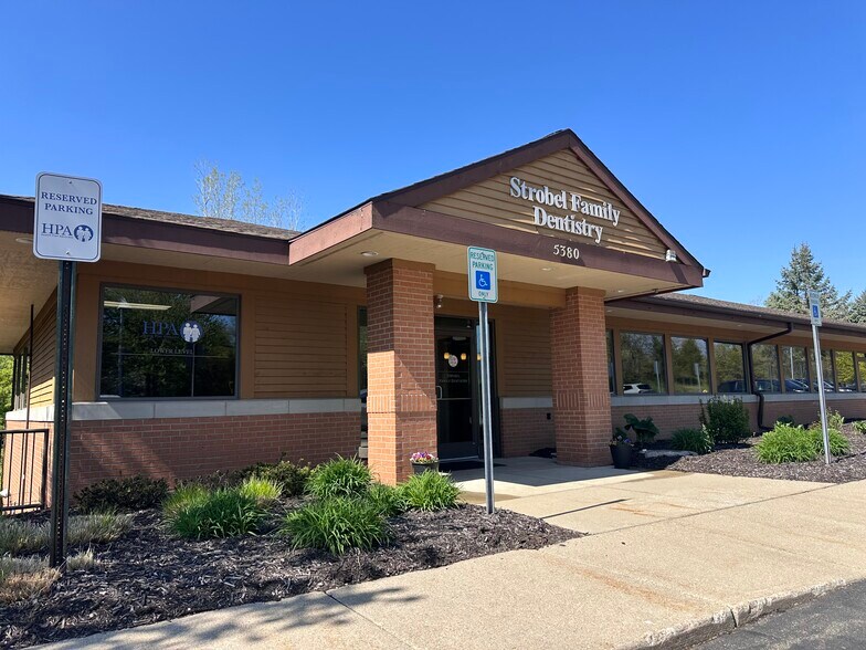 5380 Cascade Rd SE, Grand Rapids, MI à louer - Photo de l’immeuble – Image 2 sur 8