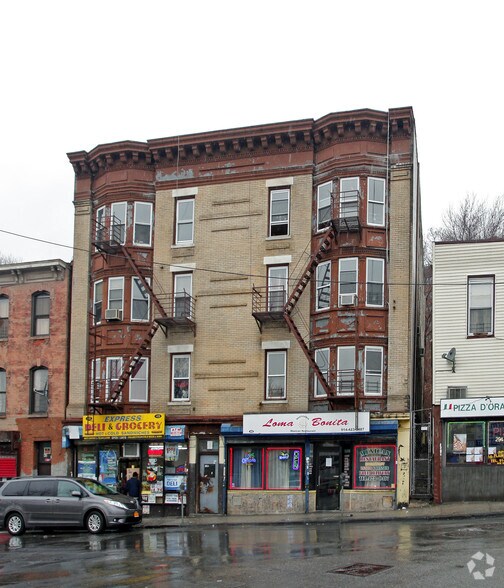 45 Palisade Ave, Yonkers, NY à vendre - Photo principale – Image 1 sur 2