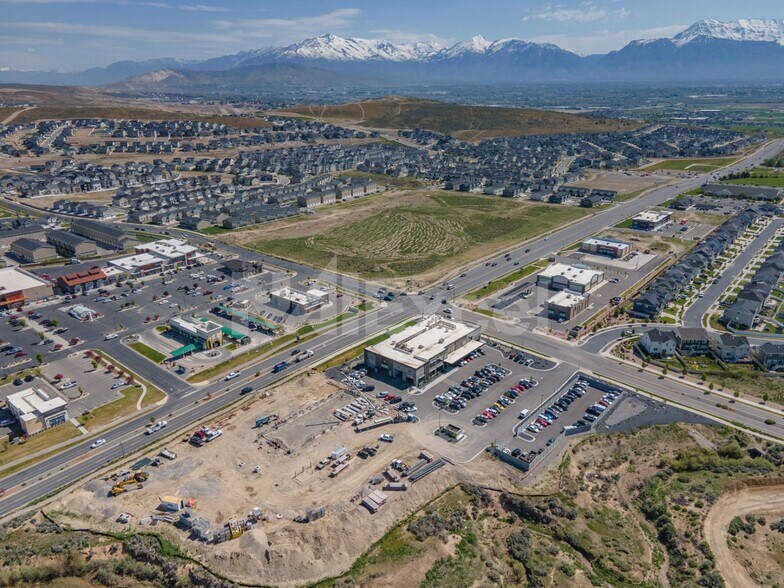 4165 E Pony Express Pkwy, Eagle Mountain, UT à vendre - Photo de l’immeuble – Image 3 sur 13