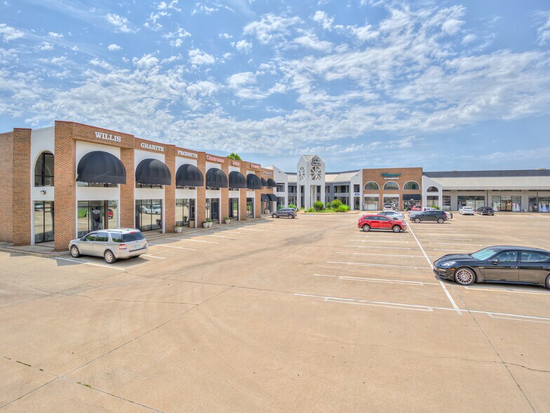 3800-3864 N Macarthur Blvd, Oklahoma City, OK à louer - Photo de l’immeuble – Image 1 sur 10