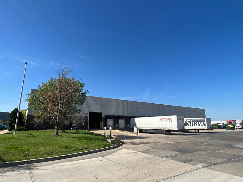 126 Enterprise Dr, Wentzville, MO à vendre - Photo de l’immeuble – Image 3 sur 8