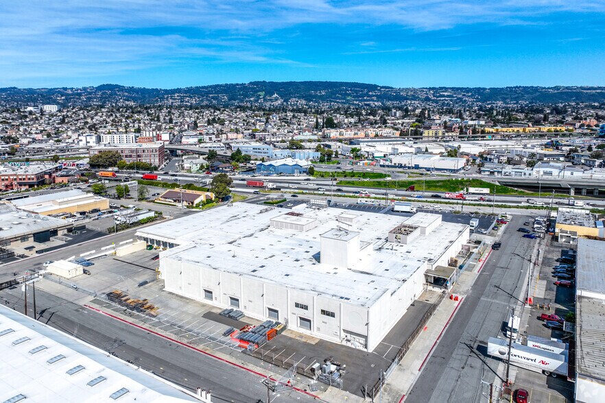 955 Kennedy St, Oakland, CA à louer - Photo principale – Image 2 sur 14