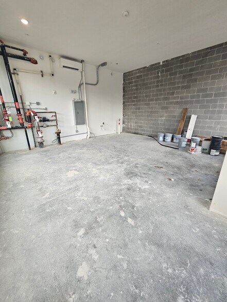 90 Wealthy St SE, Grand Rapids, MI à louer - Photo de l’immeuble – Image 3 sur 9