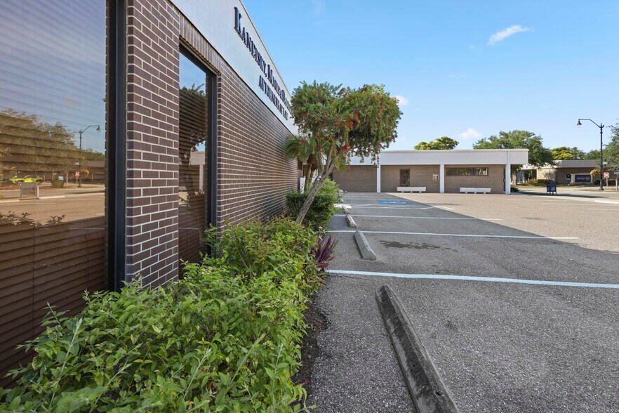 227-233 Nokomis Ave, Venice, FL à vendre - Photo de l’immeuble – Image 3 sur 39