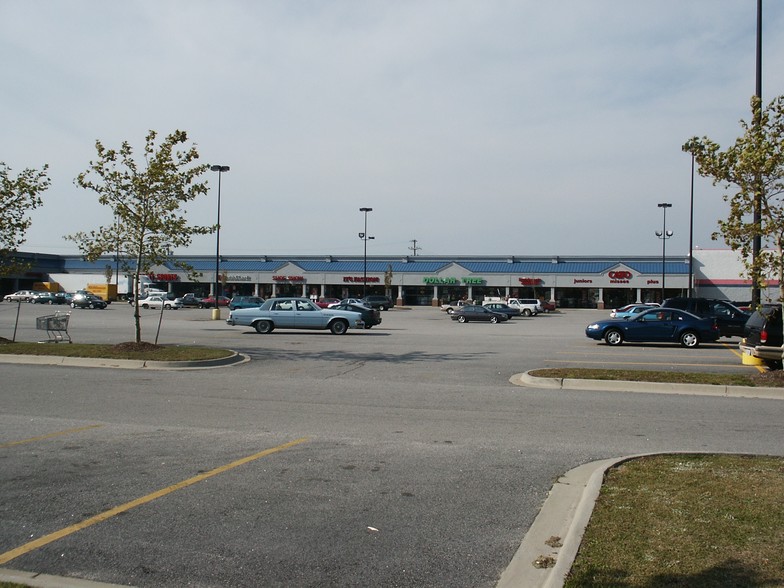 1500 Armory Dr, Franklin, VA à louer - Photo de l’immeuble – Image 1 sur 4