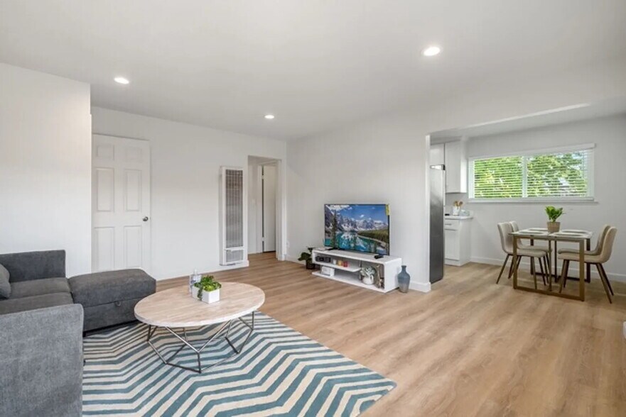 695 W Valley Dr, Campbell, CA à vendre - Photo de l’immeuble – Image 2 sur 29