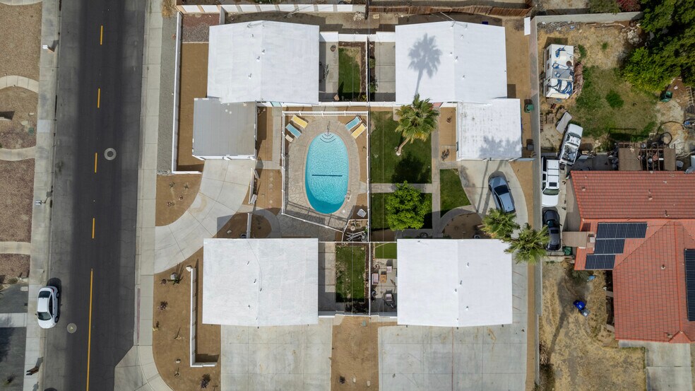 68080 Risueno Rd, Cathedral City, CA à vendre - Photo de l’immeuble – Image 2 sur 8