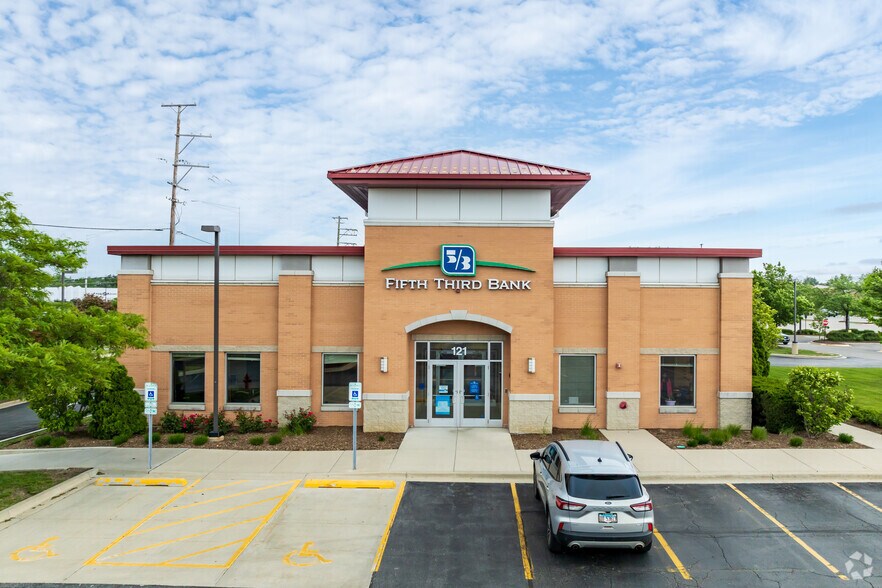 121 N Barrington Rd, Schaumburg, IL à vendre - Photo de l’immeuble – Image 3 sur 5