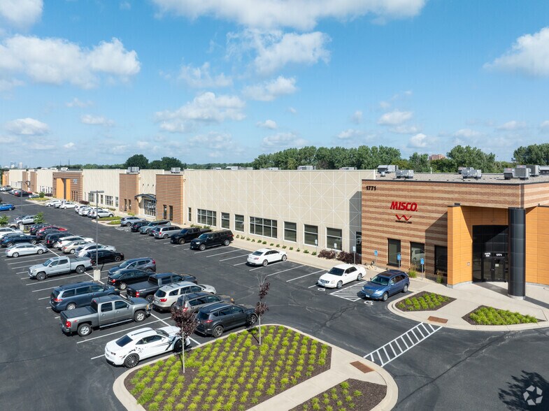1771 Energy Park Dr, Saint Paul, MN à louer - Photo principale – Image 1 sur 10