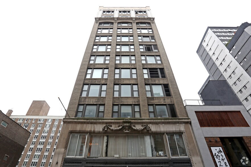 148 W 24th St, New York, NY à louer - Photo de l’immeuble – Image 2 sur 4