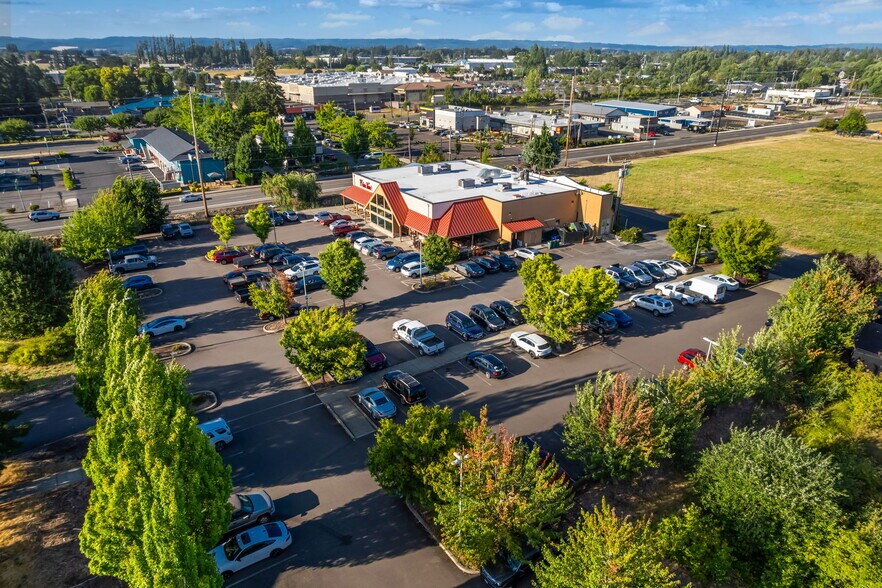 4450 Pacific Ave, Forest Grove, OR à vendre - Photo de l’immeuble – Image 2 sur 4