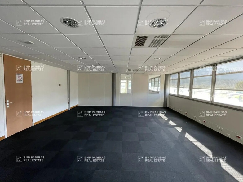 Bureau dans Le Bourget-du-Lac à louer - Photo de l’immeuble – Image 3 sur 7