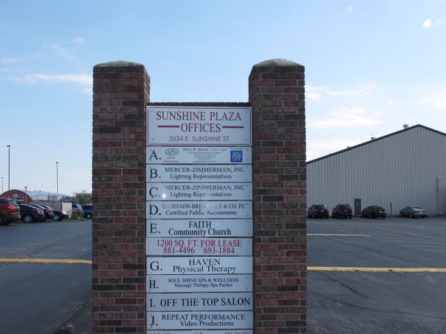 3534 E Sunshine, Springfield, MO à louer - Photo de l’immeuble – Image 2 sur 2