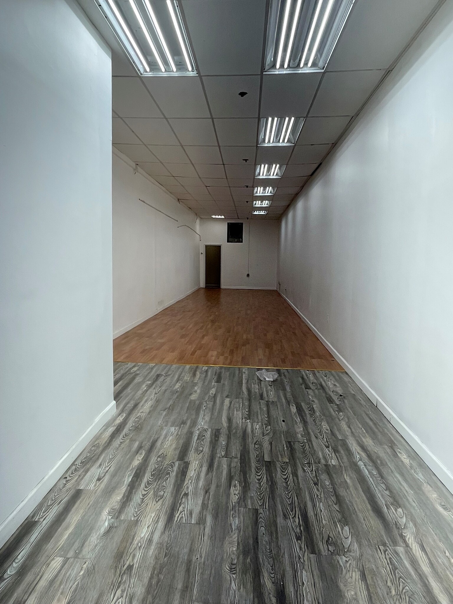4054 White Plains Rd, Bronx, NY à louer Photo principale– Image 1 sur 6