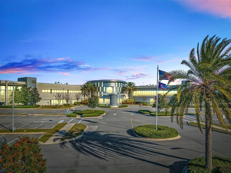 1050 Satcom Ln, Melbourne, FL à vendre - Photo de l’immeuble – Image 3 sur 90