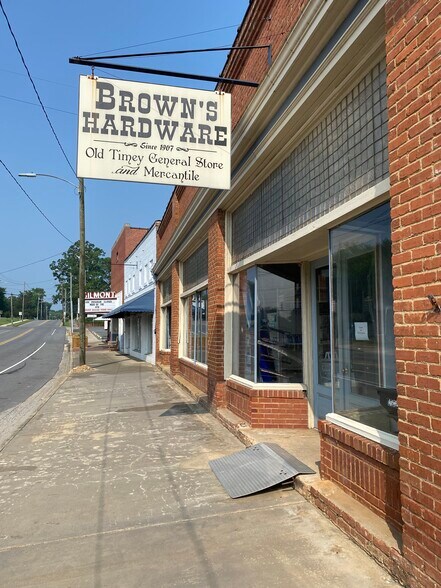103 N Main St, Mount Gilead, NC à vendre - Photo de l’immeuble – Image 3 sur 7
