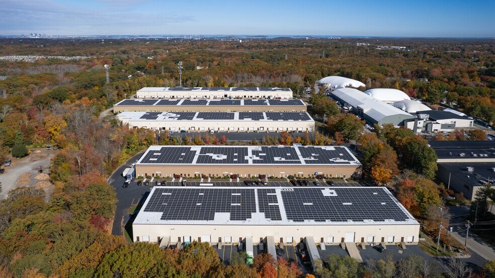 106 Finnell Dr, Weymouth, MA à louer - Photo de l’immeuble – Image 2 sur 33