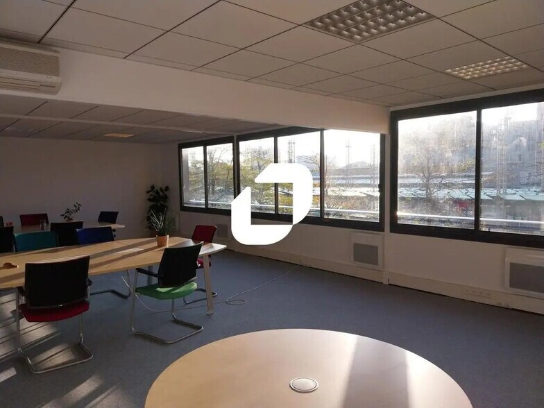 Bureau dans Orvault à louer - Photo de l’immeuble – Image 3 sur 16