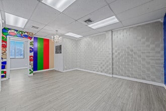 30 S Ocean Ave, Freeport, NY à louer Photo intérieure– Image 1 sur 10