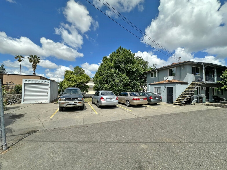 3836 43rd Ave, Sacramento, CA à vendre - Photo de l’immeuble – Image 3 sur 5