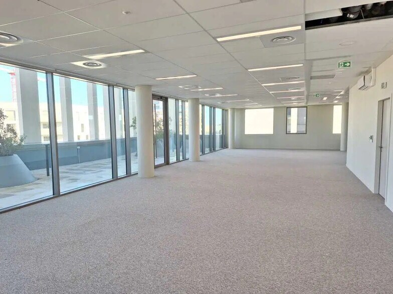 Bureau dans Bordeaux à louer - Photo de l’immeuble – Image 3 sur 20